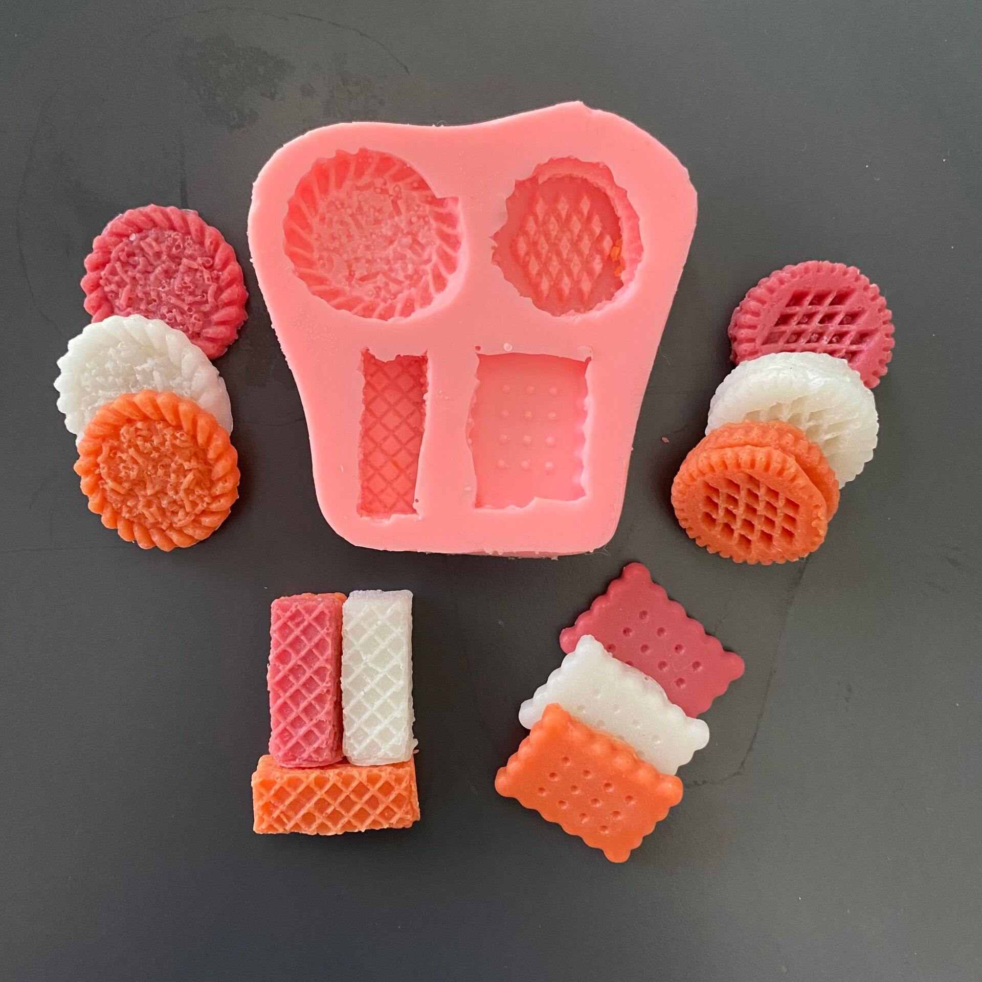 4'lü Bisküvi Silikon Kalıp