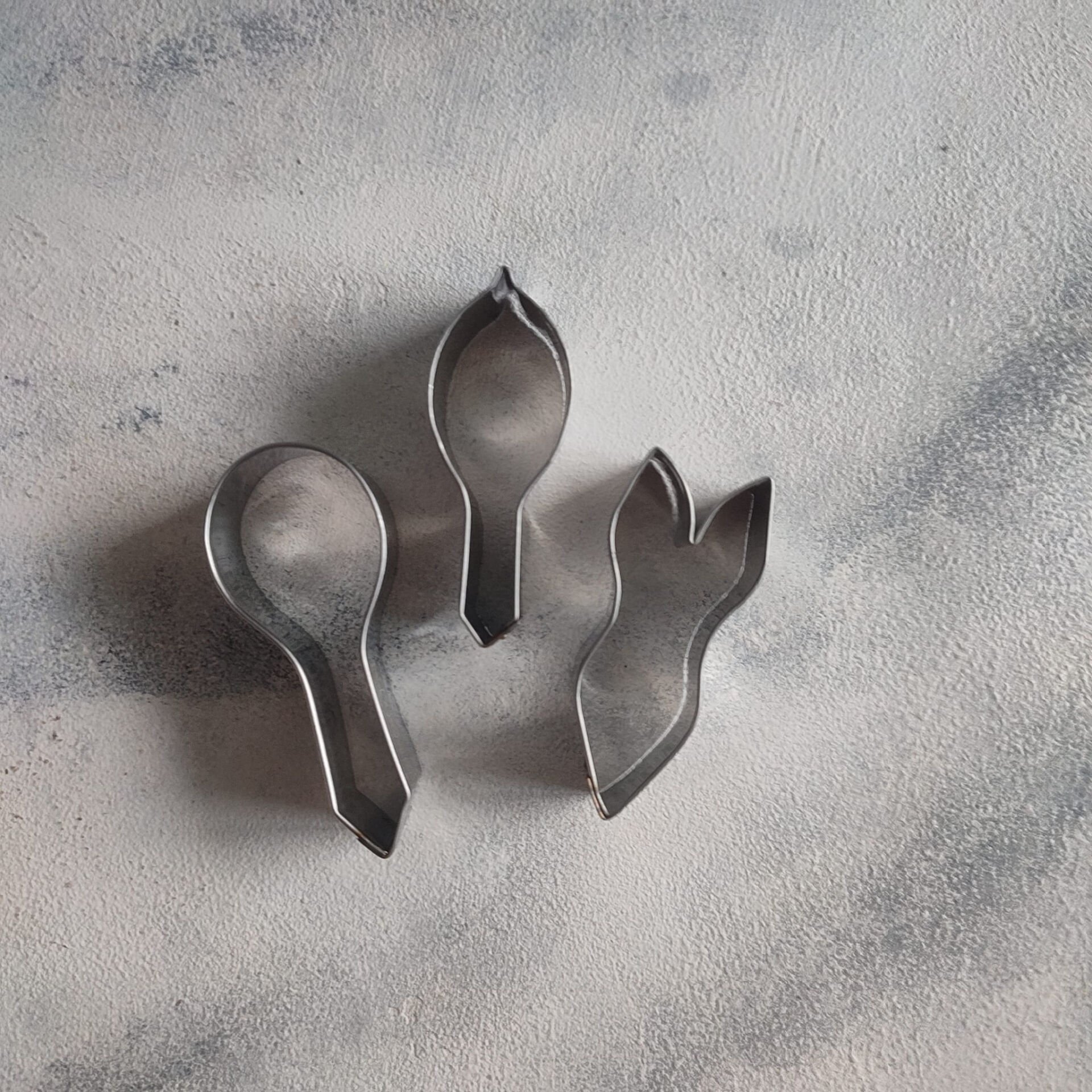 İris Çiçeği Metal Kesici